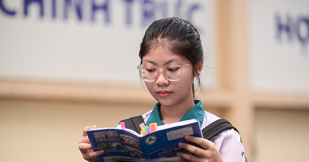 1 chọi 12 vào chuyên Anh lớp 10 Trường Phổ thông Năng khiếu