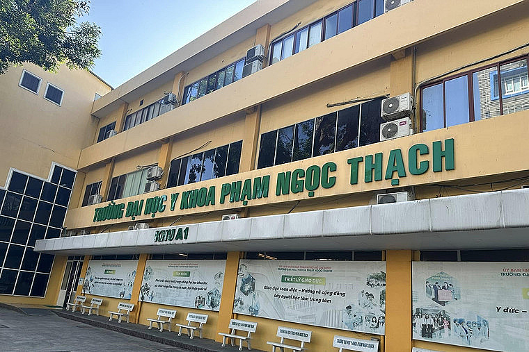 Ứng viên giáo sư bị loại bất ngờ, hiệu trưởng ĐH y khoa gửi văn bản khẩn lên Bộ