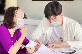 357 tỷ đồng mỗi tháng để nâng phụ cấp nhân viên y tế, tối đa tới 70%