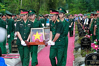 Chi gần 19 tỷ đồng trợ cấp mai táng phí thân nhân dân công hỏa tuyến