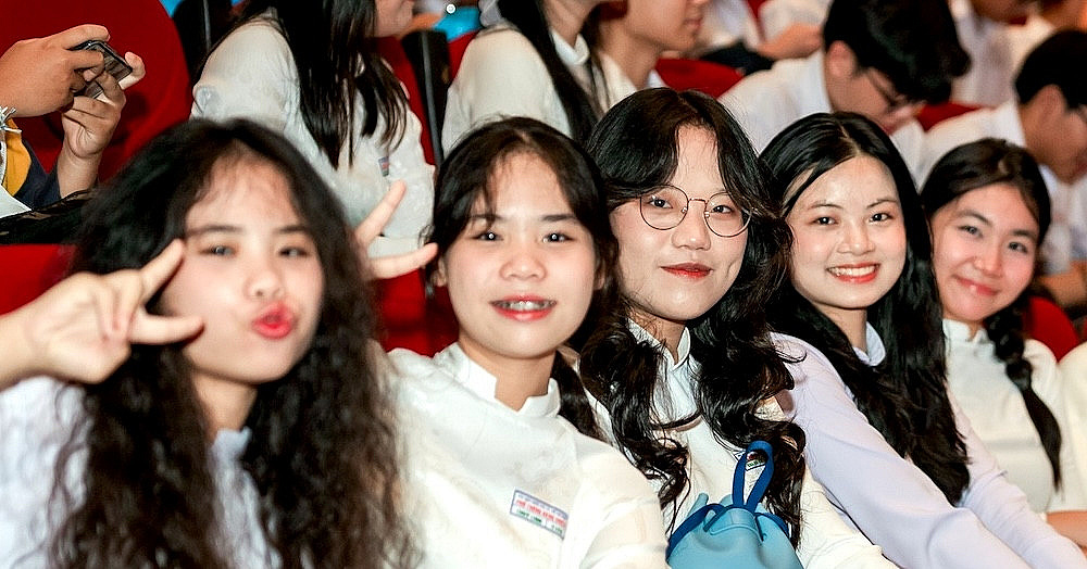 Đề xuất giáo viên trường chuyên nhận thu nhập tăng thêm, lên tới 23 triệu/tháng