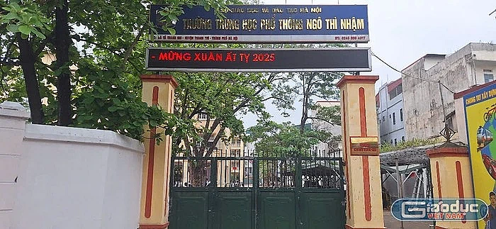 Khi Tạp chí phản ánh, cơ sở dạy thêm gỡ biển, GV THPT Ngô Thì Nhậm báo cáo gì?