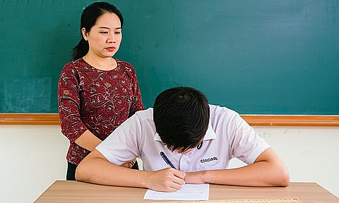 Lo khó răn đe học trò ngỗ nghịch nếu bỏ đình chỉ học