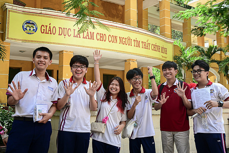 Quy định cấm dạy thêm cho học sinh chính khóa sẽ tránh tiếng xấu cho giáo viên