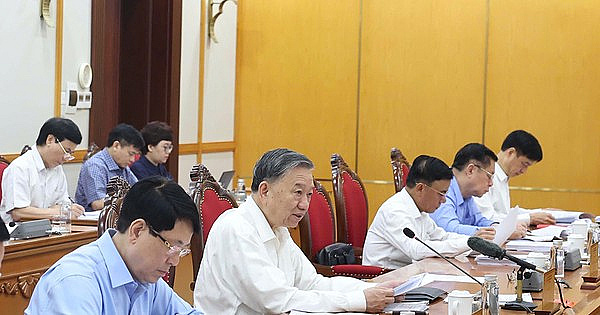 Thông báo chủ trương của Bộ Chính trị, Ban Bí thư về dự kiến nhân sự chủ chốt địa phương sau sáp nhập