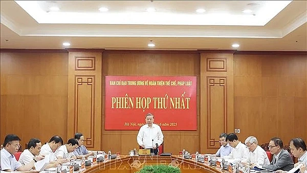 Tổng Bí thư: Công tác hoàn thiện thể chế pháp luật phải mở đường cho kiến tạo phát triển