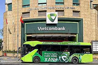 Vietcombank vận hành tuyến xe buýt điện nội bộ đầu tiên tại Hà Nội